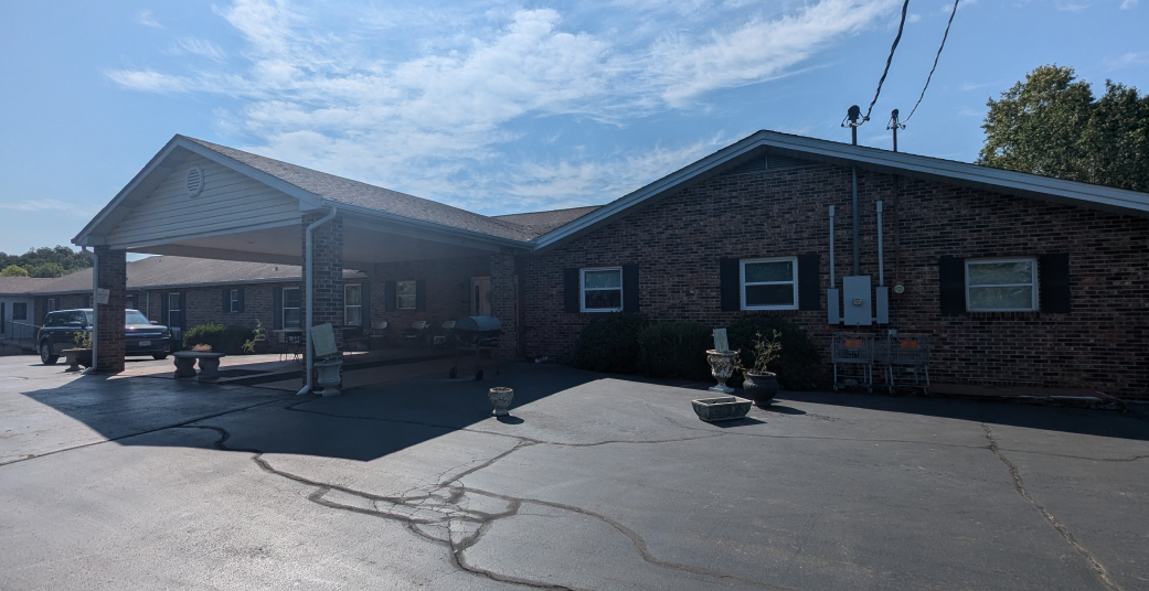 Brookside Manor Exterior